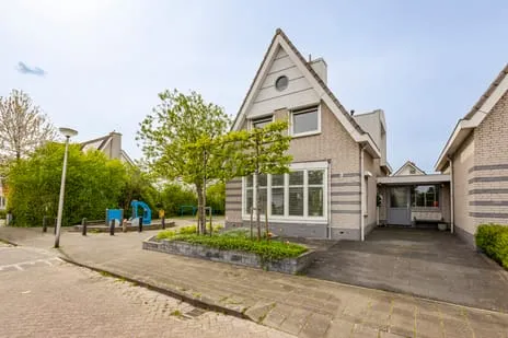 Twee-onder-één-kap te koop: Batelier 18, De Grienden Sliedrecht