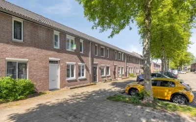 Tussenwoning te koop: Batenburglaan 65, Gesworen Hoek West Tilburg