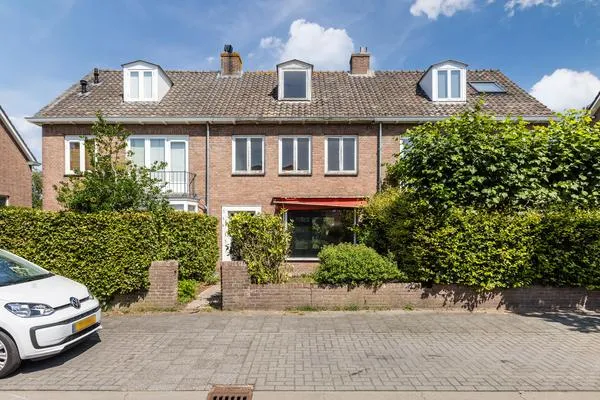 Terraced house for sale: Bavelselaan 191, Overakker Breda