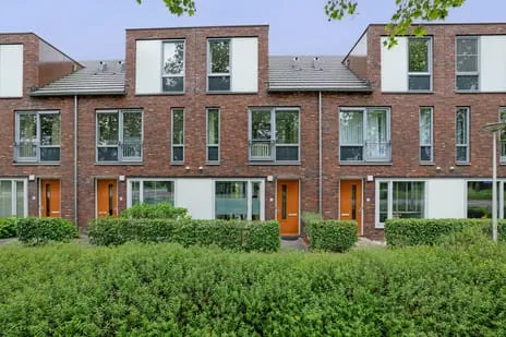 Tussenwoning te koop: Bayeuxlaan 14, Rapelenburg Eindhoven