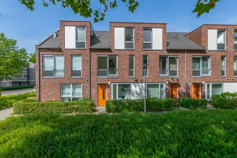 Tussenwoning te koop: Bayeuxlaan 20, Rapelenburg Eindhoven