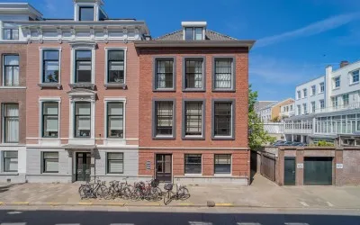 Apartment for rent: Bazarstraat 1B, Zeeheldenkwartier 'S-Gravenhage