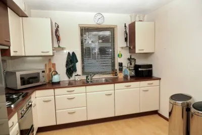 Tussenwoning te koop: Bazillehof 56, Kersenboogerd-Zuid - Buurt 33 06 Hoorn