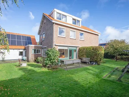 Vrijstaande woning te koop: Beatrixlaan 5, Den Burg
