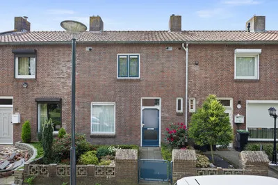 Tussenwoning te koop: Beatrixstraat 10, Centrum Waalwijk