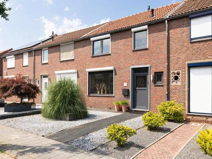 Tussenwoning te koop: Beatrixstraat 15, Puth Puth
