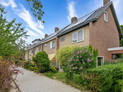 Tussenwoning te koop: Beatrixstraat 27, Oranjewijk Leiderdorp