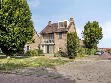 Vrijstaande woning te koop: Beatrixstraat 45, Terneuzen