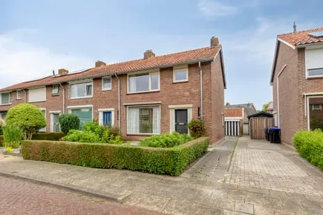 Hoekwoning te koop: Beatrixstraat 7, Oude-Tonge centrum Oude-Tonge