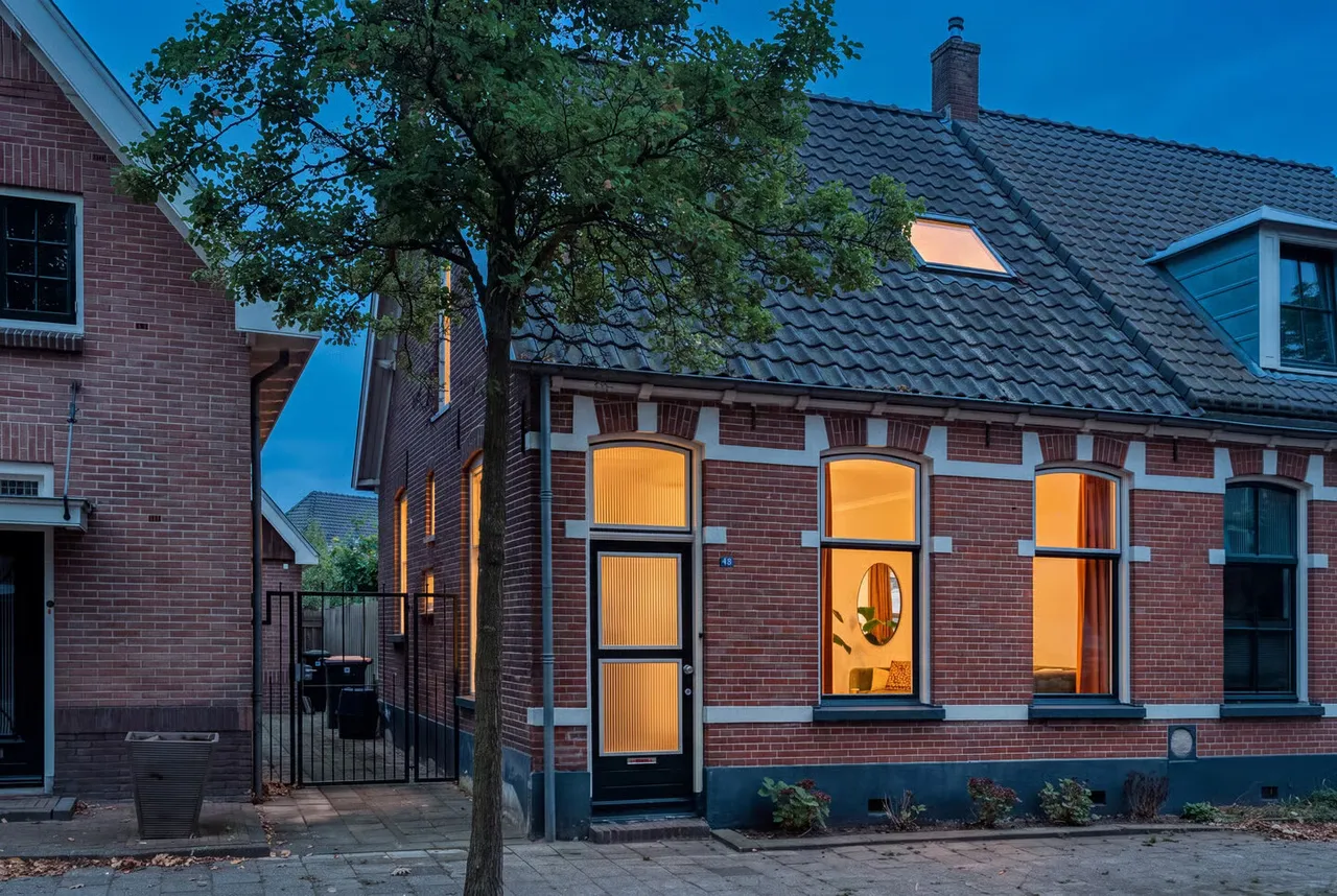 Twee-onder-één-kap te koop: Beckumerstraat 48, Hengelo