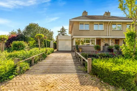 Semi-detached for sale: Beeckzanglaan 64, Vondellaan Beverwijk
