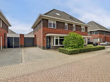 Tussenwoning te koop: Beekdal 31, Vianen kern Vianen Nb