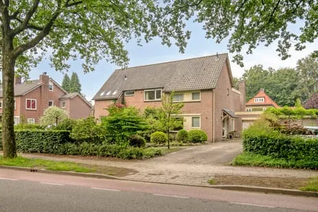 Twee-onder-één-kap te koop: Beekhuizenseweg 27, Velp-Noord boven spoorlijn Velp (Ge)