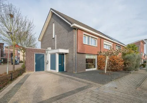 Hoekwoning te koop: Beekpunge 102, Maasveld II Tegelen