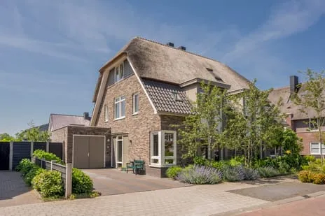 Twee-onder-één-kap te koop: Beemdgras 37, Nijkerkerveen-Noord Nijkerkerveen