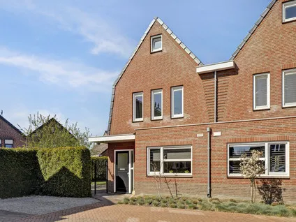 Twee-onder-één-kap te koop: Beenhouwersplein 5, Oeffelt Centrum Oeffelt