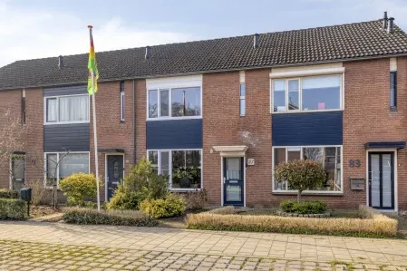 Tussenwoning te koop: Beerninksweg 81, Borne