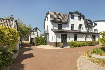 Semi-detached for sale: Beethovenlaan 10, Componistenkwartier Naarden