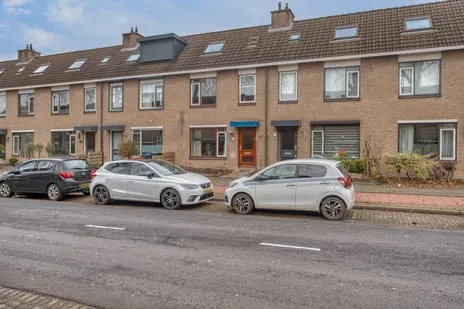 Tussenwoning te koop: Beethovenlaan 17, Componistenbuurt-Noord Zwijndrecht