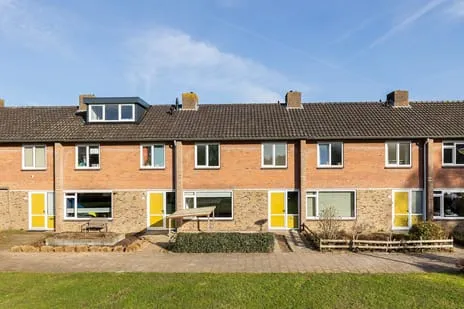 Tussenwoning te koop: Beethovenlaan 215, Holtenbroek II Zwolle
