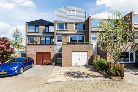 Tussenwoning te koop: Beethovenlaan 31, Dorp Bergschenhoek Bergschenhoek