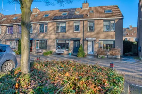 Tussenwoning te koop: Beethovenlaan 69, Componistenbuurt-Noord Zwijndrecht