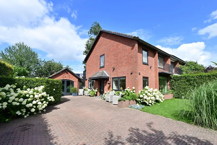 Twee-onder-één-kap te koop: Beethovenlaan 4, Sijsjesberg Huizen