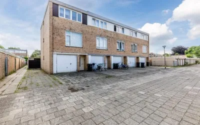 Hoekwoning te koop: Beethovenstraat 44, Componistenbuurt Roermond