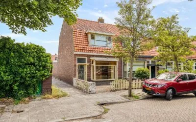 Hoekwoning te koop: Begoniastraat 1, Tuindorp-West Den Helder
