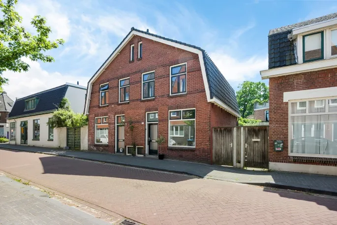 Tussenwoning te koop: Begoniastraat 11, De Laares Enschede