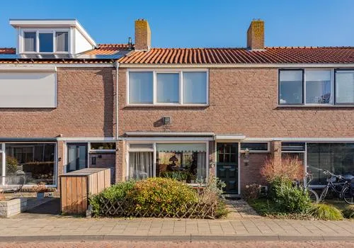 Tussenwoning te koop: Begoniastraat 11, Hattem