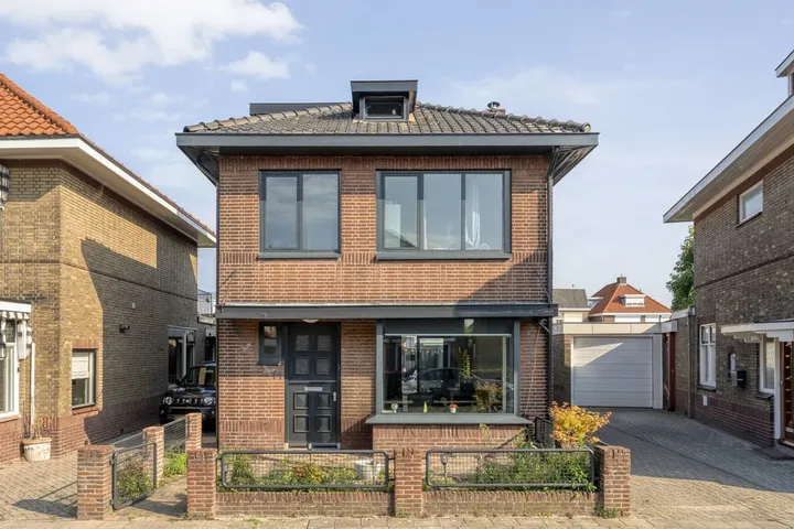 Vrijstaande woning te koop: Begoniastraat 14, Almelo