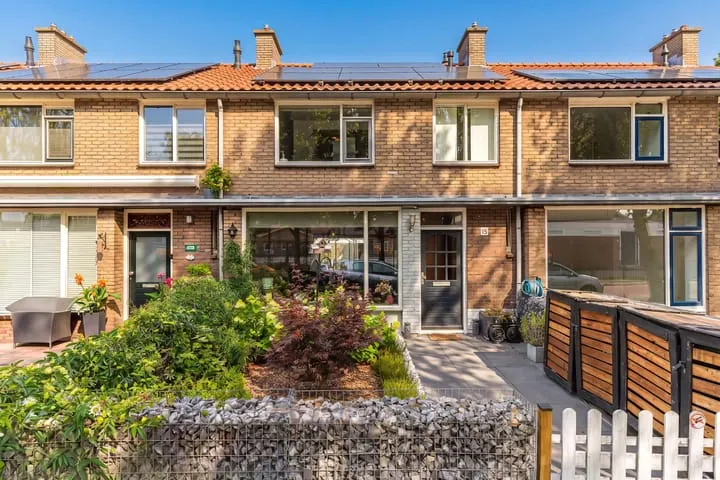 Tussenwoning te koop: Begoniastraat 15, Nieuwe-Oosterhei Baarn