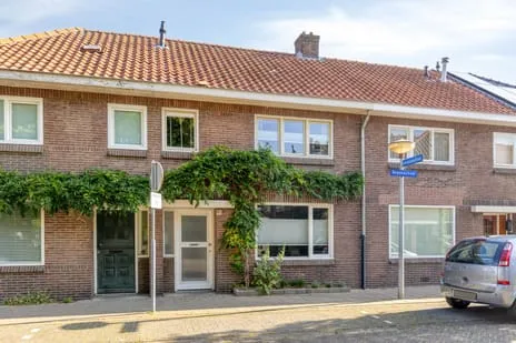 Tussenwoning te koop: Begoniastraat 18, Gerardusplein Eindhoven