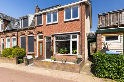 Hoekwoning te koop: Begoniastraat 2, Bloemenkwartier Noord Hilversum