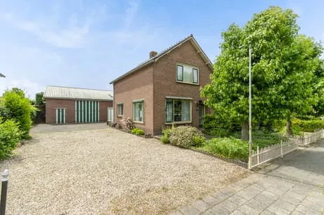 Vrijstaande woning te koop: Begoniastraat 20, Wijk Wijk En Aalburg