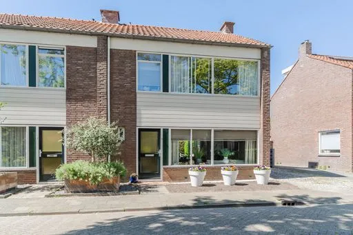 Woning te koop: Begoniastraat, Burgemeesterswijk Tiel