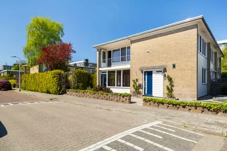 Hoekwoning te koop: Begoniastraat 23, Bloemenbuurt Leeuwarden