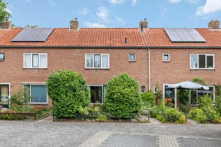 Tussenwoning te koop: Begoniastraat 26, Boskamp Kern Olst
