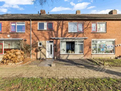 Tussenwoning te koop: Begoniastraat 31, Losser-West Losser