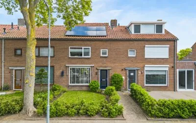 Tussenwoning te koop: Begoniastraat 33, Burgemeesterswijk Tiel