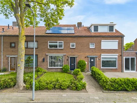 Tussenwoning te koop: Begoniastraat 33, Burgemeesterswijk Tiel