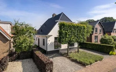 Twee-onder-één-kap te koop: Begoniastraat 34, Barneveld