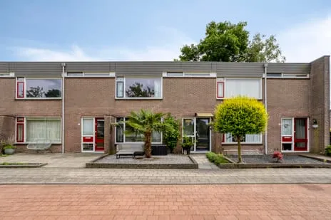 Tussenwoning te koop: Begoniastraat 57, Oldenbarneveld Barneveld