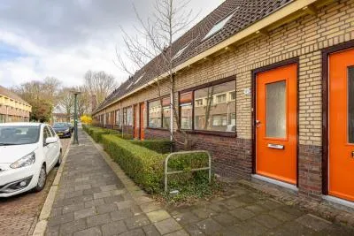 Tussenwoning te koop: Begoniastraat 81, Groningen