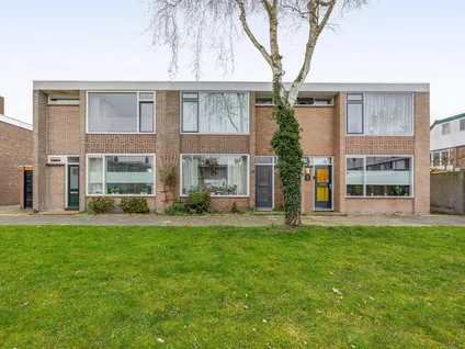 Tussenwoning te koop: Beilerstroomweg 19, Kleine Rivierenbuurt Den Helder