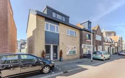 Corner house for sale: Belgischestraat 12, Rosmolenbuurt West Zaandam