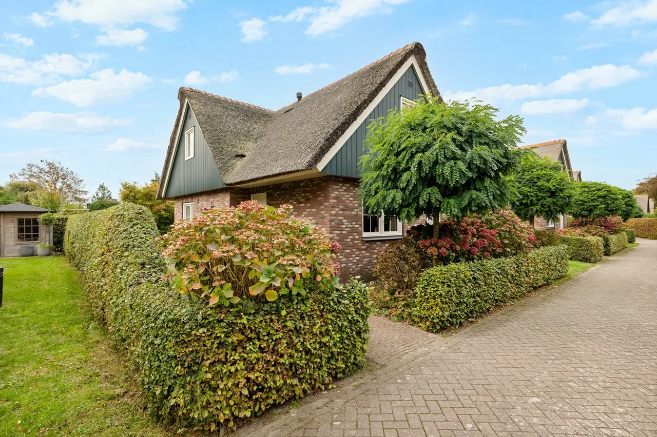 Vrijstaande woning te koop: Belkmerweg 81H14, Sint Maartensvlotbrug