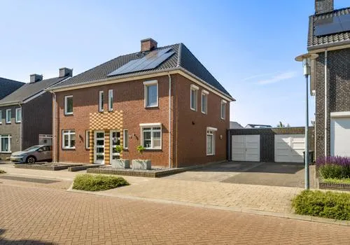 Tussenwoning te koop: Beltmolenstraat 23, Kern Roggel Roggel