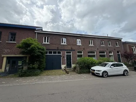Tussenwoning te koop: Bemelerweg 26, Scharn Maastricht
